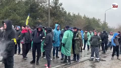 "BREAKING NEWS" UKRAINE CITIZENS SETTING UP ROAD BLOCK AGAINST RUSSIAN ADVANCEMENT TO NUCLEAR PLANT!