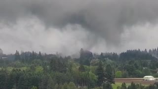 Tornado caught on camera over Damascus, Oregon