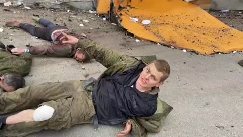 Russian begs the Ukrainian Nazis not to Kill him