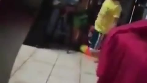 Video gracioso de niño majadero