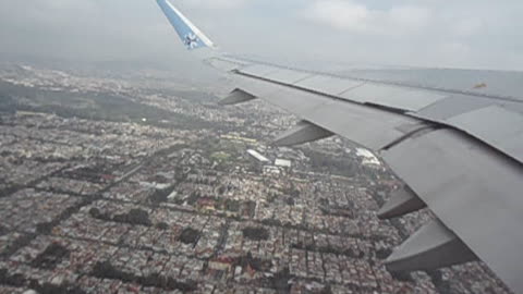 Despegue desde la ciudad de México. Take off from Mexico City.