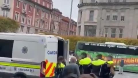 Ireland: A migrant broke into a post office armed with a knife and shouted "Allah Akbar"