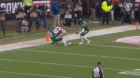 Ford's pylon-reach TD opens scoring in Jets-Browns on 'TNF'