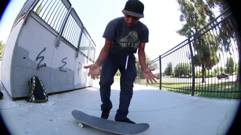 How To Break A Skateboard!