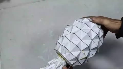 Plastic bottle flower vase making