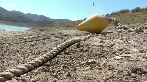 Spain experiences ice shortage during heatwave – BBC News