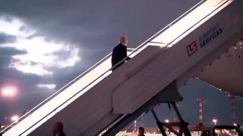 Biden stumbles again leaving Warsaw 2023-2-22