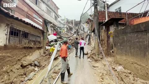 Deadly landslides wreak havoc in Petrópolis, Brazil - BBC News