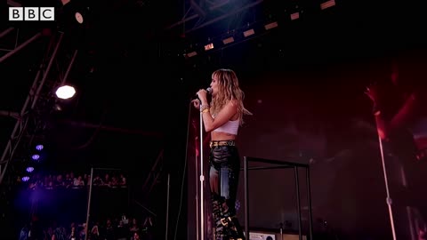 Miley Cyrus Wrecking Ball Glastonbury 2019 4k