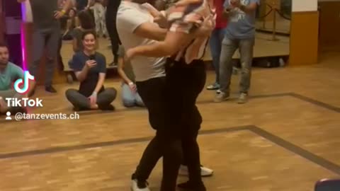 Bachata Royal Freiburg mit Felipe Ramirez y Tiago Adegas