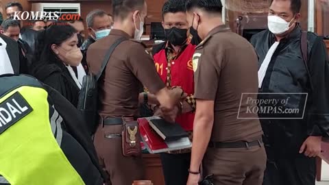 Hakim Cecar ART Ferdy Sambo dan Sebut Cerita di Magelang Settingan