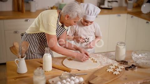 Happy Family Granny and Granddaughter Cook Together in Kitchen💋❤