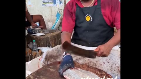 KASIMEDU SPEED SELVAM BIG BLACK POMFRET FISH CUTTING VIDEO #kasimeduselvam #shorts #bigfishcutting