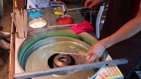 Cotton candy made of colorful pieces _ cotton candy art - chinese street food