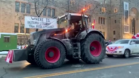 Truckers protesting vaccine mandate snarl Toronto traffic