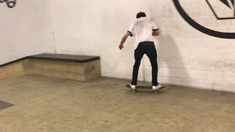 Frontside Flip Nosegrind