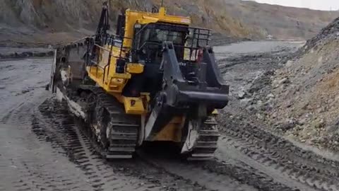 Excavator Caterpillar 6015B Caterpillar Dumpers#caterpillar#excavator#wheelloader#truck (76)