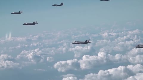 Stunning Video of B-1 Lancer in Action • Takeoff & Landing [Training Footage]10