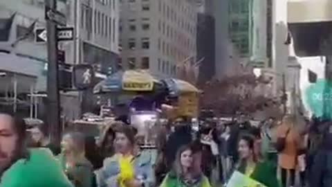 Movimentação de Brasileiros na Quinta Avenida New York