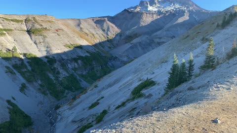 Oregon – Mount Hood – How Green is this Alpine Valley? – 4K