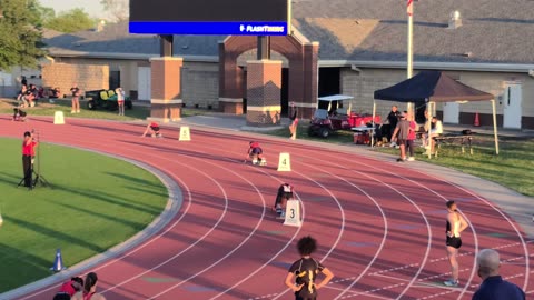 Varsity Girls 5A Region 13 4 x 200m Relay