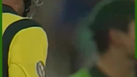 Michael Hussey Destroyed Pakistan Bowling