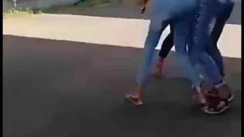 Indian Girls Fighting in Road.. Reaction Funny Guys 😎