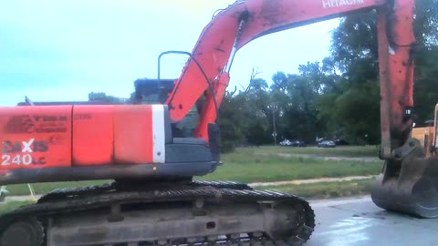 Construction 12B, Orange Excavator, 151st and Dixie Hwy, Harvey IL 20230629 142142A 4K24p40s 7C