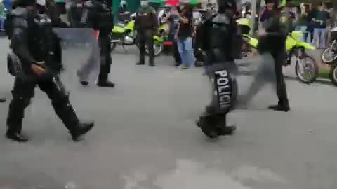 Hasta el Esmad tuvo que intervenir para que la comunidad no linchara a un ladrón en Bucaramanga