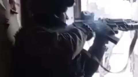 Ukrainian_soldier_narrowly_avoids_flying_bullet