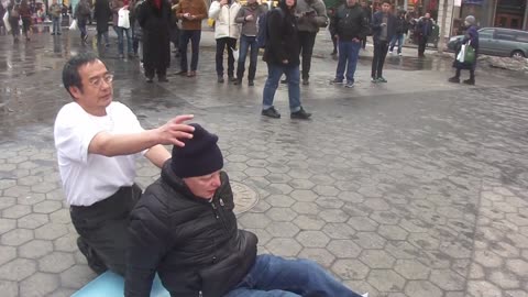 Luodong Briefly Massages Old White Man