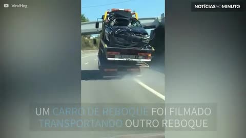 Inédito: carro de reboque transporta dois veículos ao mesmo tempo