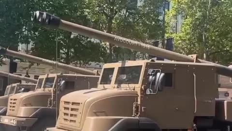 Three Caesar self-propelled artillery mounts, such France supplies to Ukraine.