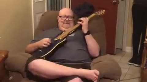 Metal Dad Plays Thunderstruck!