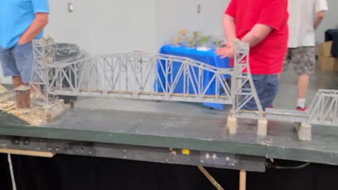 Working HO Model Bridge