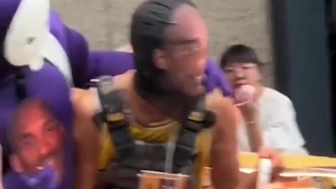 Man Wore a Kobe Bryant Helicopter Crash Costume at Comic Con in China