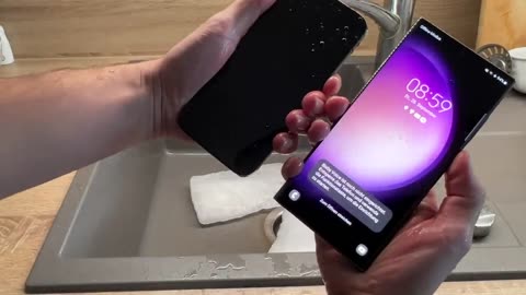 iPhone 15 Pro Max vs Samsung Galaxy S23 Ultra - Sparkling Water FREEZE