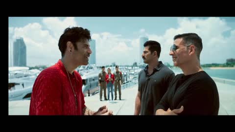 Funny movie scene by Akshay Kumar.