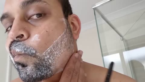 How to Shape your Beard using a Cut Throat Razor (includes some Shaving ASMR)