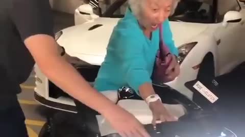 Grandma's reaction to throttle sound || Kawasaki Ninja ZX10R