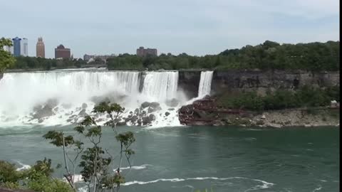 Niagara falls on