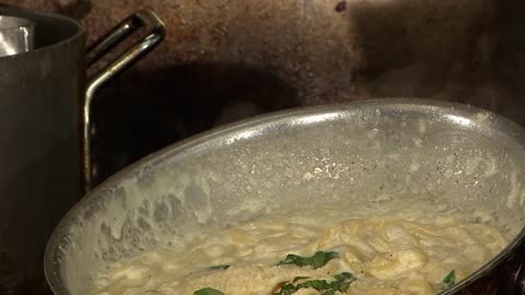 Traditional Fettuccine Alfredo : Cooking Italian Style