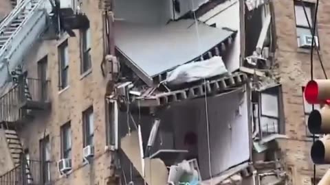 🚨BREAKING: The collapse of a six-story building #Bronx | #New York