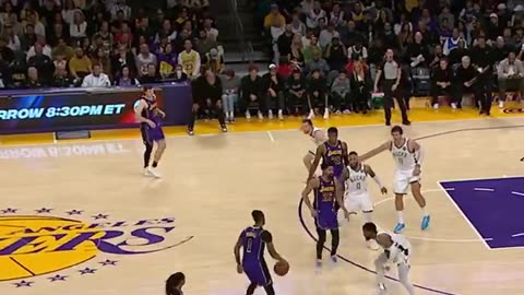 D'ANGELO RUSSELL 44 PUNTI vs BUCKS highlights completi