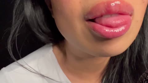 ASMR LENSLICKING AND WET MOUTH SOUNDS