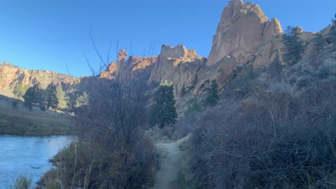 Central Oregon – Smith Rock State Park – Hiking on the Far Side of River Trail – 4K