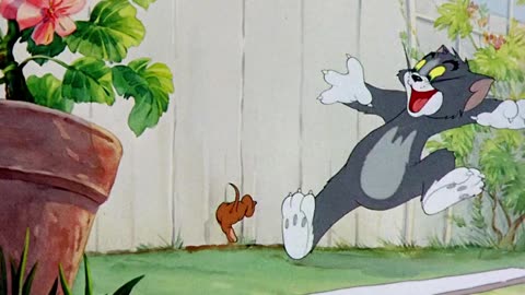 Who can resist watching an episode of #Tom & Jerry while squatting?