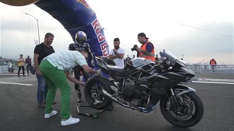 Kawasaki H2R - World Record 400 km/h in 26 sec. HD