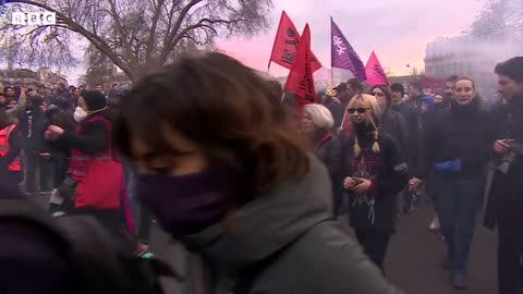 France pension reform protesters clash with riot police - BBC News