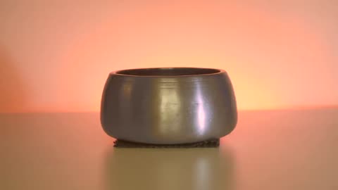 528 Hz Singing bowl sound meditation with an antique Himalayan Mani bowl